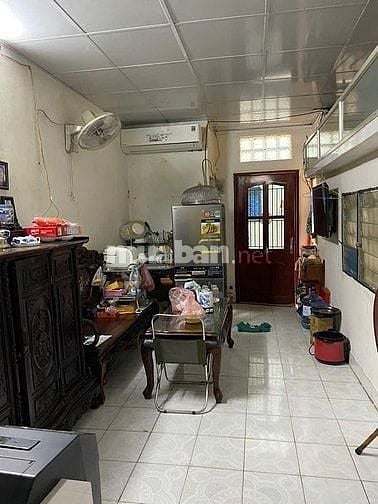 Cần bán nhà số 16 phố Hàng Giấy, Quận Hoàn Kiếm, giá tốt