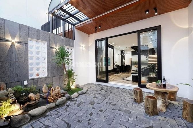 Nhà Nguyễn Tri Phương 68m2 phong cách cổ điển-Giá 3,550 tỷ thuê 20 TR