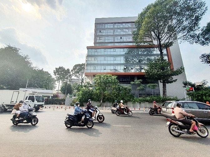 MTKD Nguyễn Thái Sơn 89m2 ngang 4.3m 3lầu KD sầm uất kế BV 175 19.8 tỷ