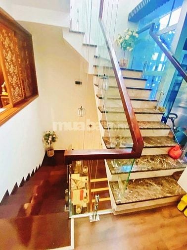 BIỆT THỰ CIPUTRA- SIÊU VÍP 4 TẦNG- THANG MÁY MẶT ĐƯỜNG ĐÔI 