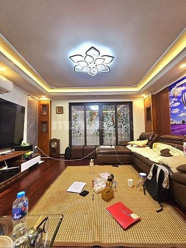 Bán nhà Võ Thị Sáu vài bước ra Hồ Quỳnh, Dt 60m2, 6t, mt 4m.