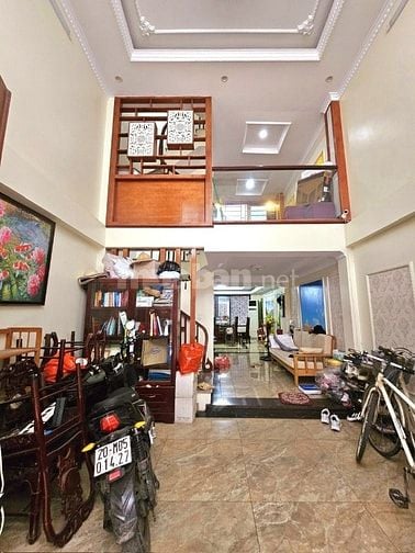 Bán nhà Võ Thị Sáu vài bước ra Hồ Quỳnh, Dt 60m2, 6t, mt 4m.