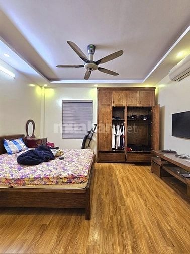 Bán nhà Võ Thị Sáu vài bước ra Hồ Quỳnh, Dt 60m2, 6t, mt 4m.