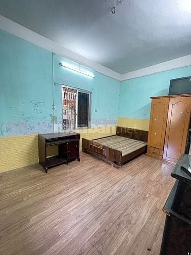 Tôi chủ nhà cần bán căn hộ tập thể ngay mặt phố N