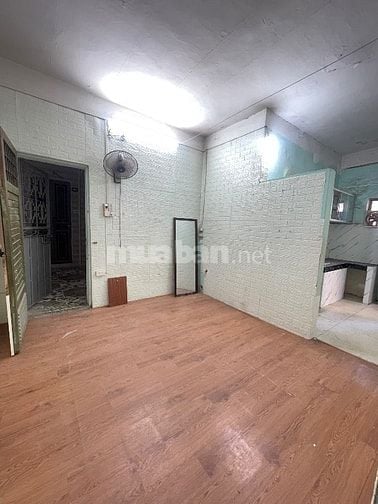 Tôi chủ nhà cần bán căn hộ tập thể ngay mặt phố N