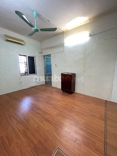 Tôi chủ nhà cần bán căn hộ tập thể ngay mặt phố N