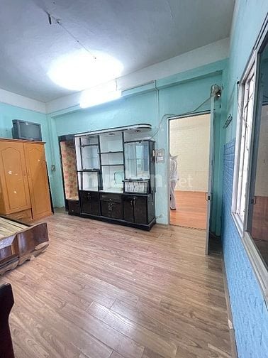 Tôi chủ nhà cần bán căn hộ tập thể ngay mặt phố N
