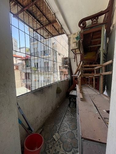 Tôi chủ nhà cần bán căn hộ tập thể ngay mặt phố N