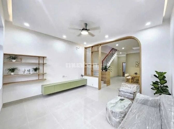 Nhà mới xây thích hợp vừa ở vừa kinh doanh - SHR công chứng trong ngày