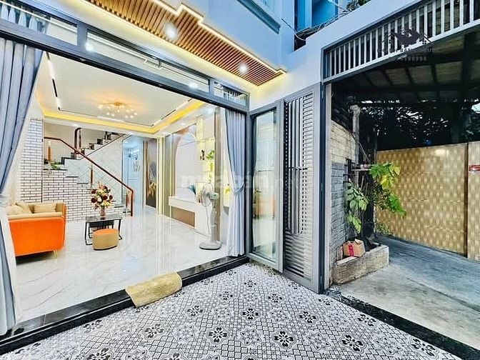 Chủ Ngộp Tiền Kinh Bán gấp nhà Hai Bà Trưng P.Võ Thị Sáu Q.3 SHR