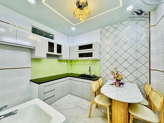 Chủ Ngộp Tiền Kinh Bán gấp nhà Hai Bà Trưng P.Võ Thị Sáu Q.3 SHR
