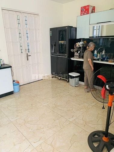 Nhà Bên Cồn, DT 5x18m, 04 Tầng.