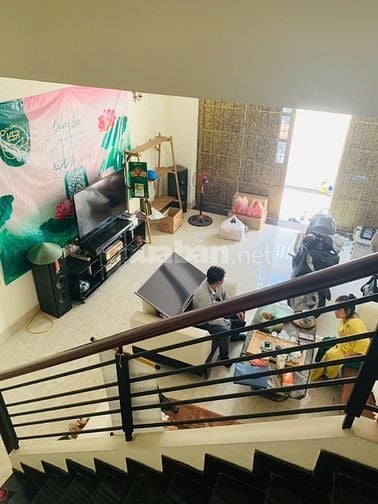 Nhà Bên Cồn, DT 5x18m, 04 Tầng.