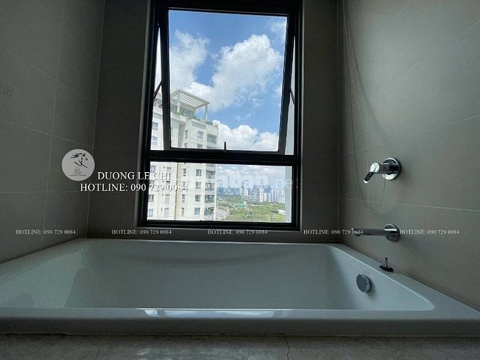 Bán căn hộ 3 phòng ngủ Đảo Kim Cương, 124 m2, view hồ bơi, giá tốt
