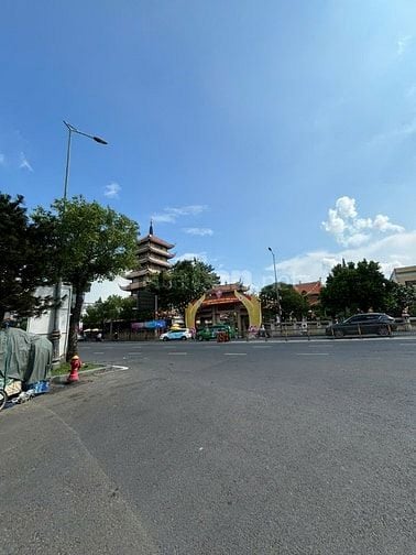 Gđ cần bán nhà mặt tiền đường 531 Hoàng Sa, P.VTS, Q3
