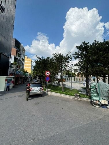 Gđ cần bán nhà mặt tiền đường 531 Hoàng Sa, P.VTS, Q3