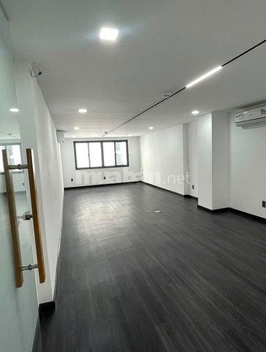 Bán gấp Nhà đang kinh doanh tốt đường LÊ THÁNH TÔN ,Q1. Giá 18 tỷ