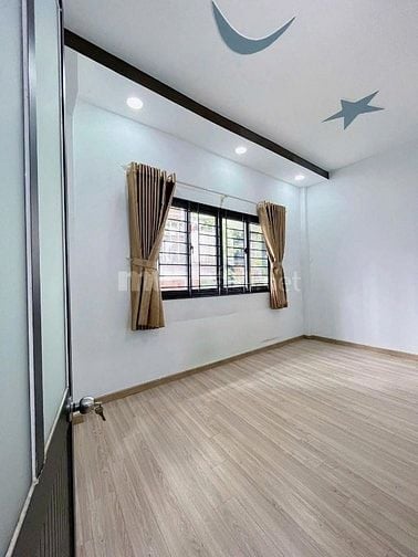 KINH DOANH BÁN LỖ!Đ.Lê Văn Sỹ P12 Quận 3,DT:30m2/2.150 Tỷ, HXH,SHR