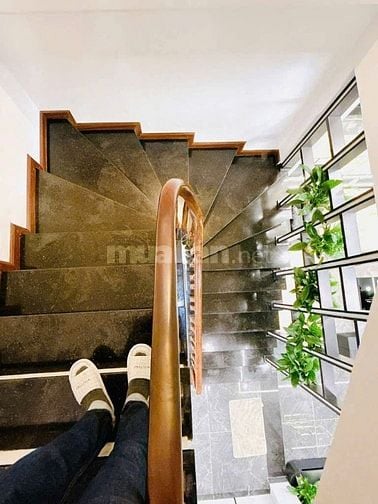 NHÀ MỚI KÍNH KOONG, GẦN PHỐ, FULL NỘI THẤT, NHIỀU TIỆN ÍCH XUNG QUANH