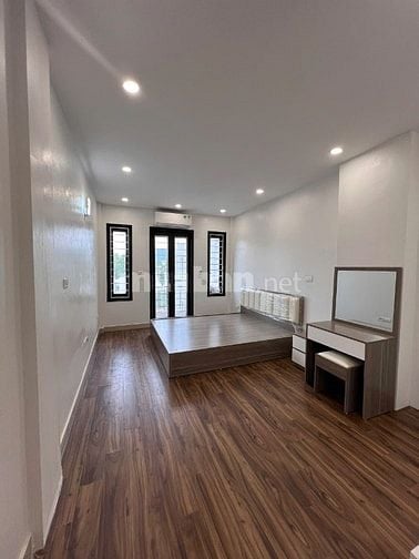 BÁN NHÀ GIA THƯỢNG 36M2 X 5 TẦNG, FULL NỘI THẤT, NGÕ Ô TÔ.