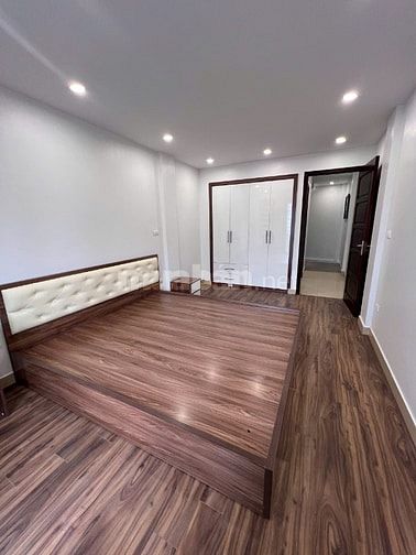 BÁN NHÀ GIA THƯỢNG 36M2 X 5 TẦNG, FULL NỘI THẤT, NGÕ Ô TÔ.