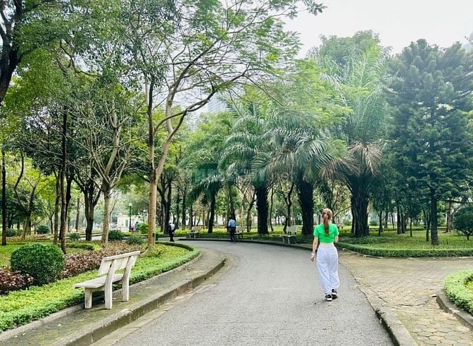 BÁN NHÀ GIA THƯỢNG 36M2 X 5 TẦNG, FULL NỘI THẤT, NGÕ Ô TÔ.