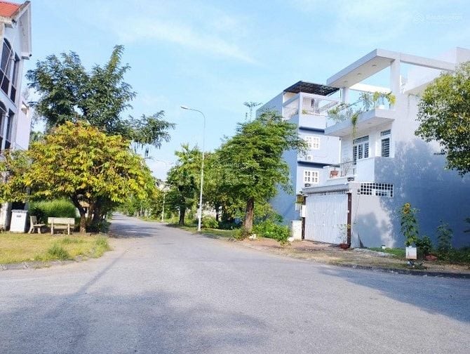 Chính chủ cần bán 1 số nền đất sổ đỏ vị trí tuyển chọn, KDC Nam Long