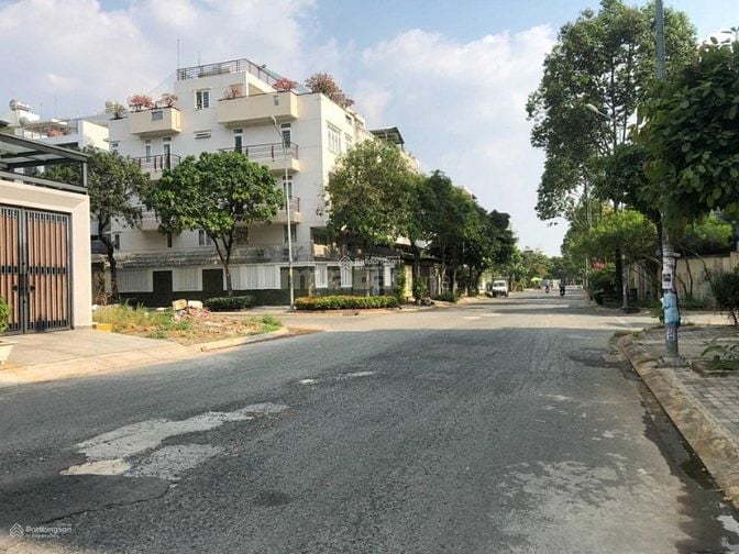 Chính chủ cần bán 1 số nền đất sổ đỏ vị trí tuyển chọn, KDC Nam Long