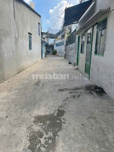 Bán nhà nát, hẽm xe tải vào được, tiện làm kho bãi.
