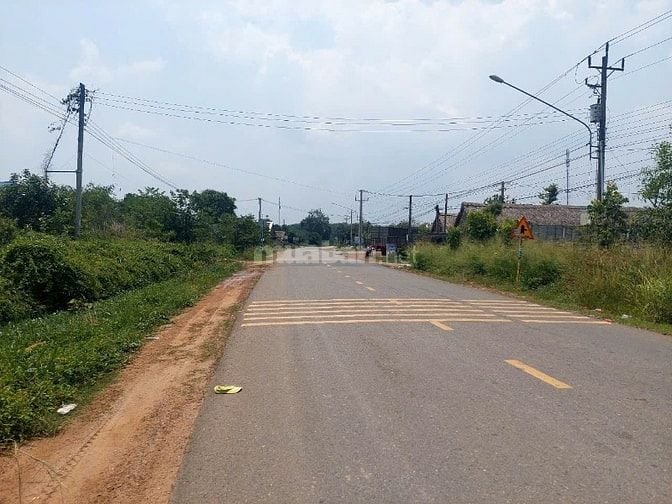 BÁN ĐẤT SKC MT ĐT 748, CÓ SẴN GPXD,PCCC, MÔI TRƯỜNG XÂY DỰNG NGAY LUÔN