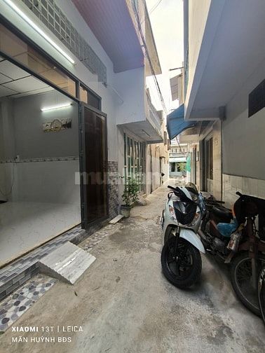 Nhà trung tâm Q11 giá chưa tới 100tr/m². 