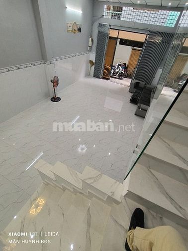 Nhà trung tâm Q11 giá chưa tới 100tr/m². 