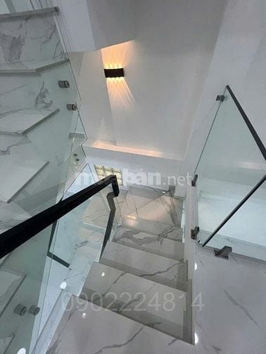 Cho thuê nhà mặt tiền đẹp – khu trung tâm CMT8, Q.3