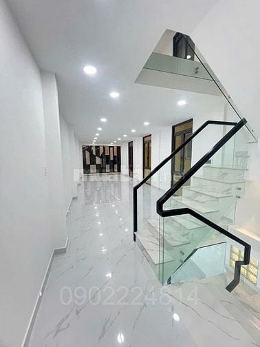 Cho thuê nhà mặt tiền đẹp – khu trung tâm CMT8, Q.3
