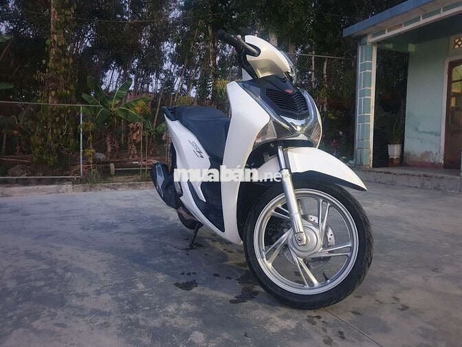 Nhà dư xe cần bán