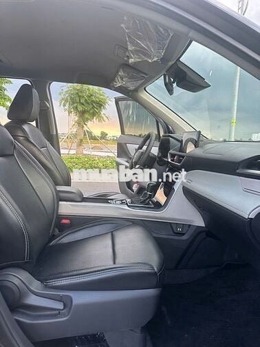 Xe gia đình Toyota Veloz Cross 2023 - 56000 km