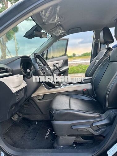 Xe gia đình Toyota Veloz Cross 2023 - 56000 km