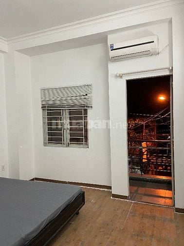 Phòng đôi thoáng mát, có ban công rộng rãi