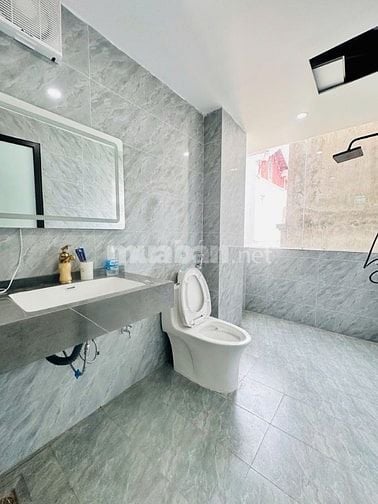  CHỈ HƠN 8 TỶ —  NHÀ PHỐ 47M² CHÍNH CHỦ NỞ HẬU -- CV Hòa Bình