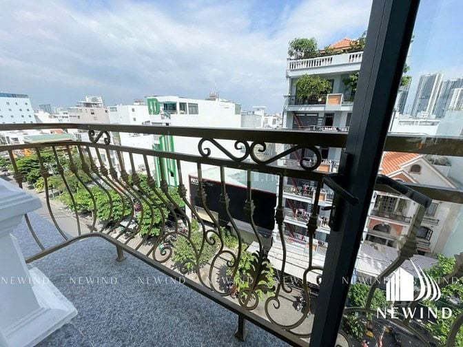 Cho thuê duplex ban công full nội thất, gần Lotte, ĐH UFM, tòa nhà lớn