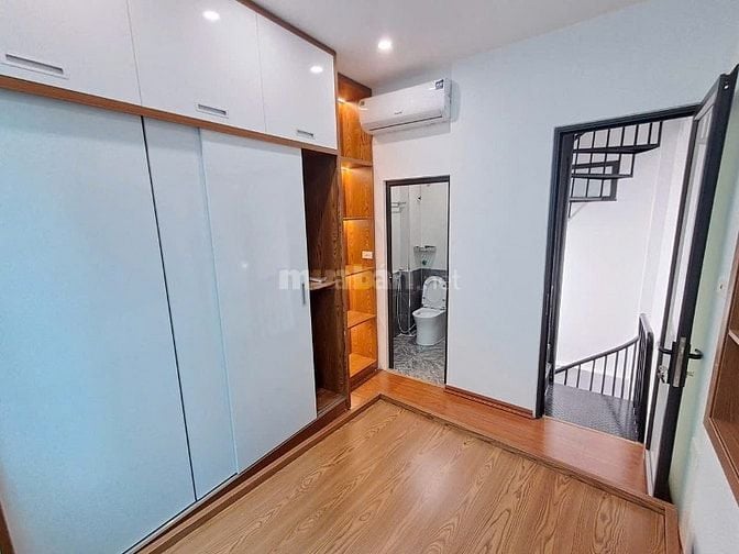 Bán nhà ngõ 67 Thái Thịnh quận Đống Đa, ngõ ôtô vào, tiện kinh doanh
