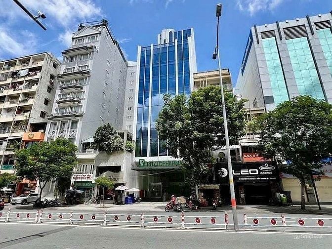 Cho thuê Tòa nhà tại P.Nguyễn Cư Trinh, Q1, giá tốt Hot : DTSD 2000m