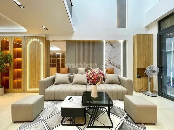 Nhà 4 x 11 đúc 1 lững 4 lầu có thang máy quang trung p11 gò vấp 