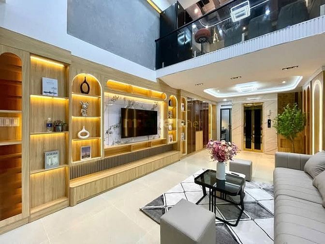 Nhà 4 x 11 đúc 1 lững 4 lầu có thang máy quang trung p11 gò vấp 