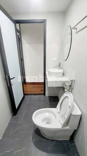 Bán gấp nhà Cầu Giấy, ô tô đỗ cổng, 5 tầng, giá nhỉnh 12 tỷ
