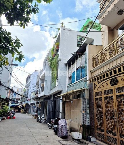 Chủ cần bán nhà gần CC Bàu Cát, P.10, 2 lầu, 3.9x11m, 7,9 tỷ TL