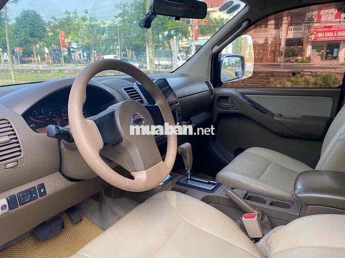 Nissan Navara 2013 2.5 AT - 100000 km