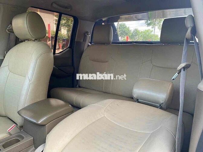 Nissan Navara 2013 2.5 AT - 100000 km