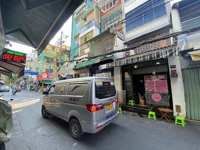  Cho thuê nguyên căn nhà, vị trí đẹp, mặt tiền kinh doanh các ngành hà