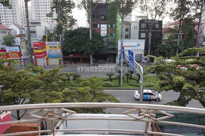 Cho thuê nhà mặt tiền rộng rãi tại trung tâm TP.HCM